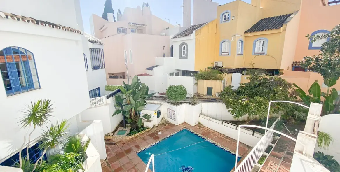 Sale of townhouse in Nueva Andalucía 12