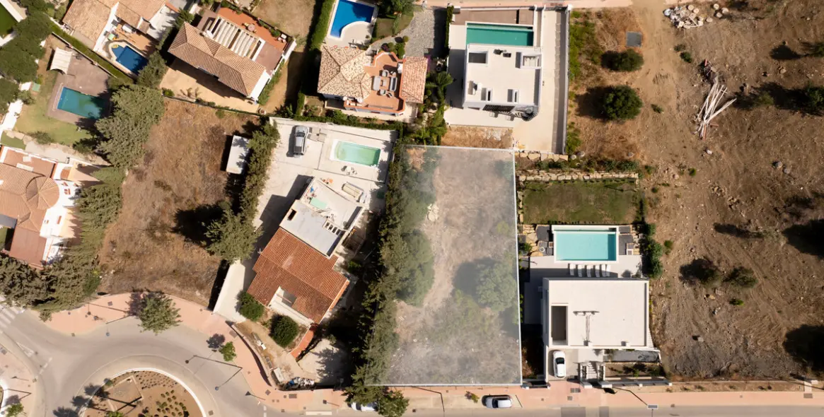 Venta de parcela residencial en Valle Romano 11