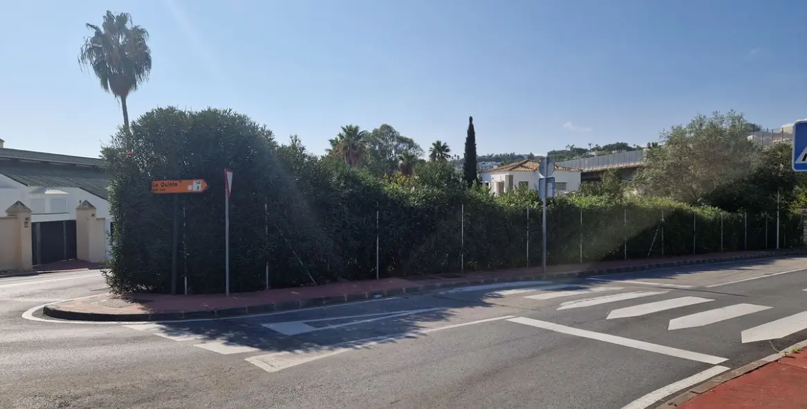 Продажа  жилого участка в Nueva Andalucía 2