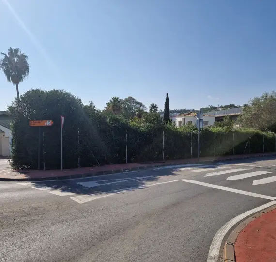 Продажа  жилого участка в Nueva Andalucía