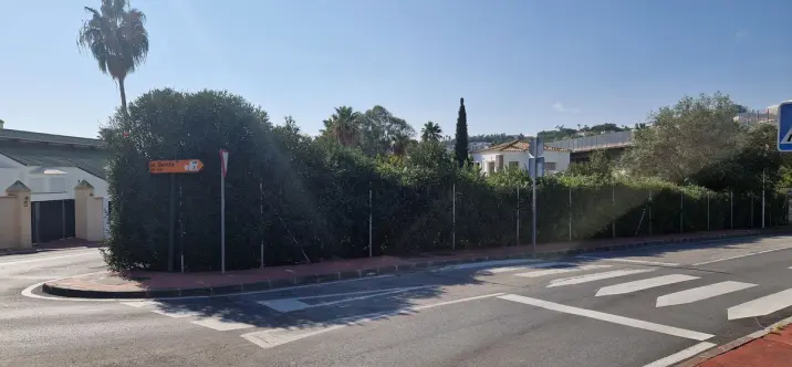 Продажа  жилого участка в Nueva Andalucía 1