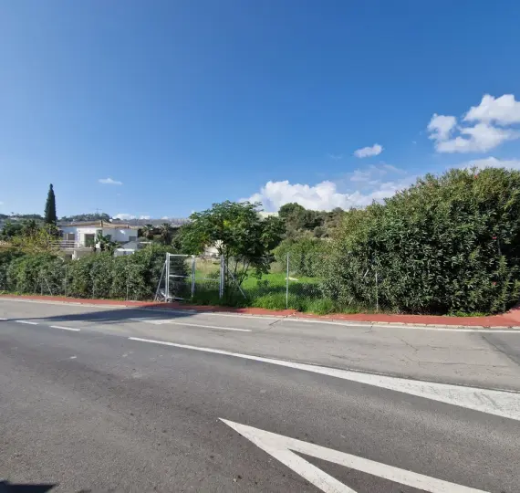 Продажа  жилого участка в Nueva Andalucía