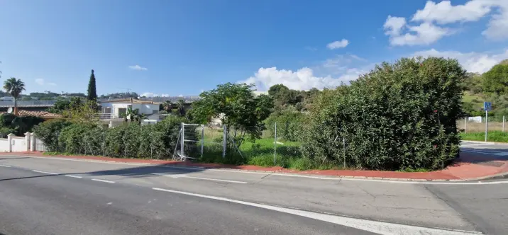 Продажа  жилого участка в Nueva Andalucía 2