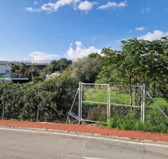 Продажа  жилого участка в Nueva Andalucía