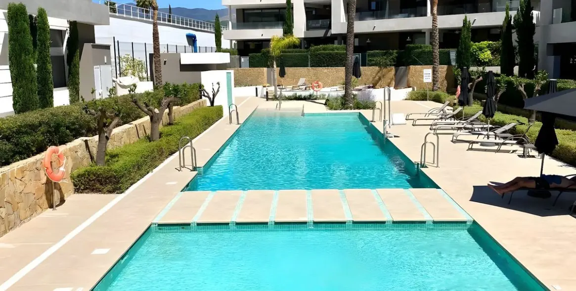 Sale of ground floor apartment in Cancelada 1