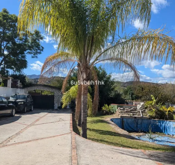 Продажа  отдельно стоящей виллы в Alhaurin el Grande