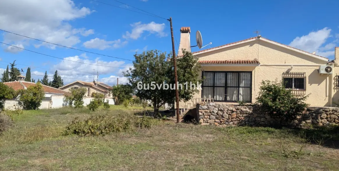 Продажа  отдельно стоящей виллы в Alhaurin el Grande 1