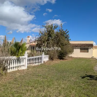 Продажа  отдельно стоящей виллы в Alhaurin el Grande