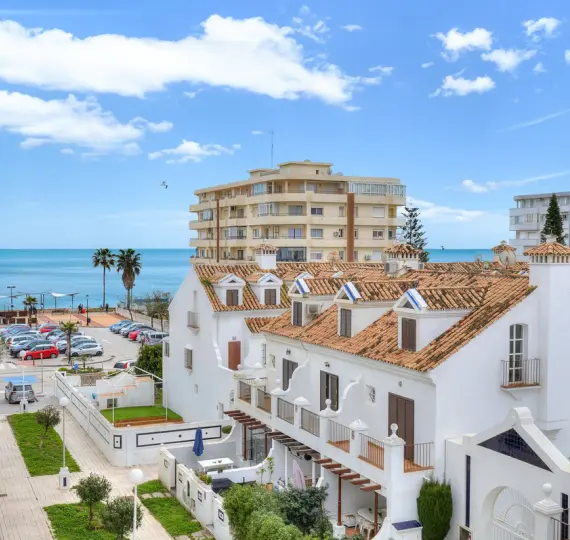 Sale of middle floor apartment in Fuengirola