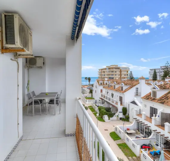 Sale of middle floor apartment in Fuengirola