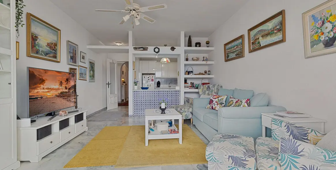 Sale of middle floor apartment in Fuengirola 7