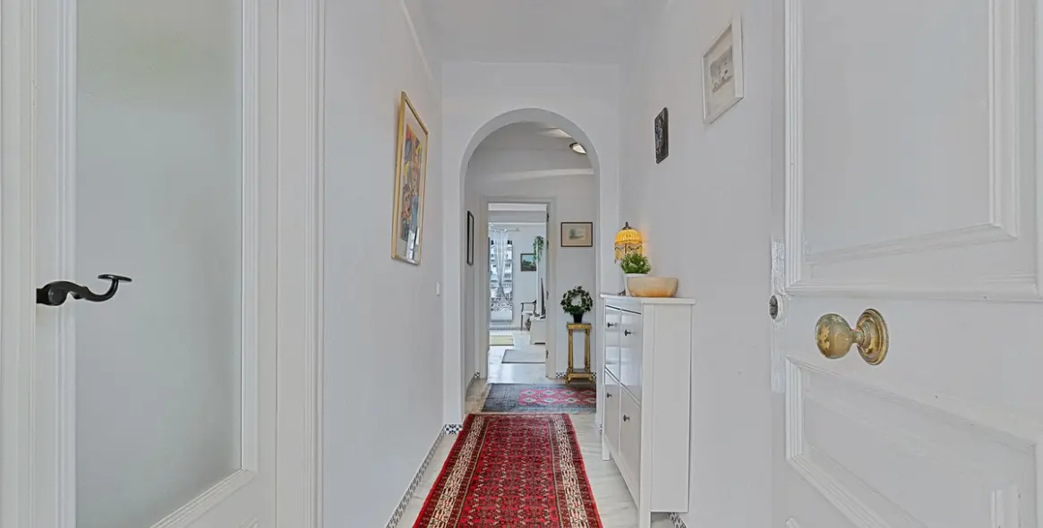 Sale of middle floor apartment in Fuengirola 10