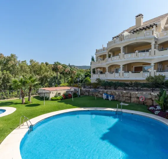 Sale of ground floor apartment in Elviria