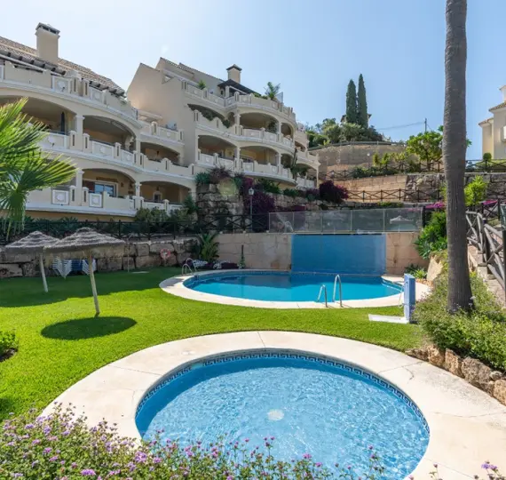 Sale of ground floor apartment in Elviria