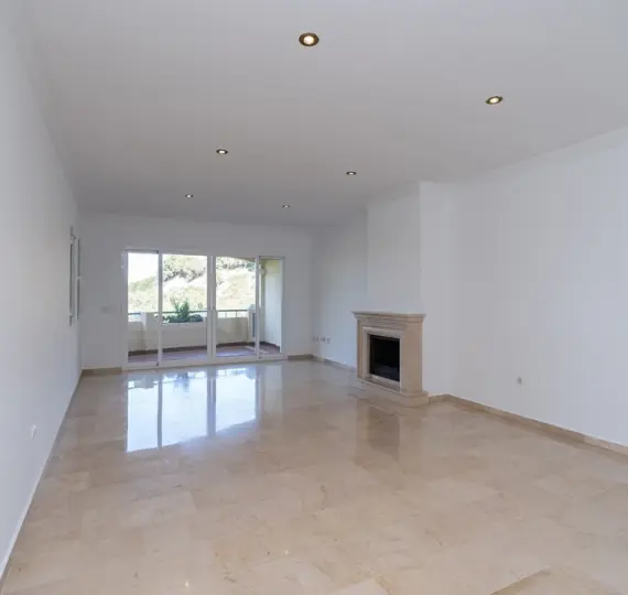 Sale of ground floor apartment in Elviria