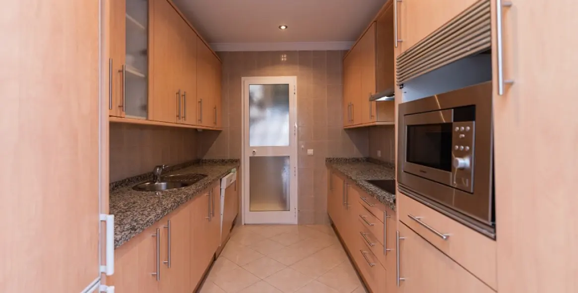 Sale of ground floor apartment in Elviria 5