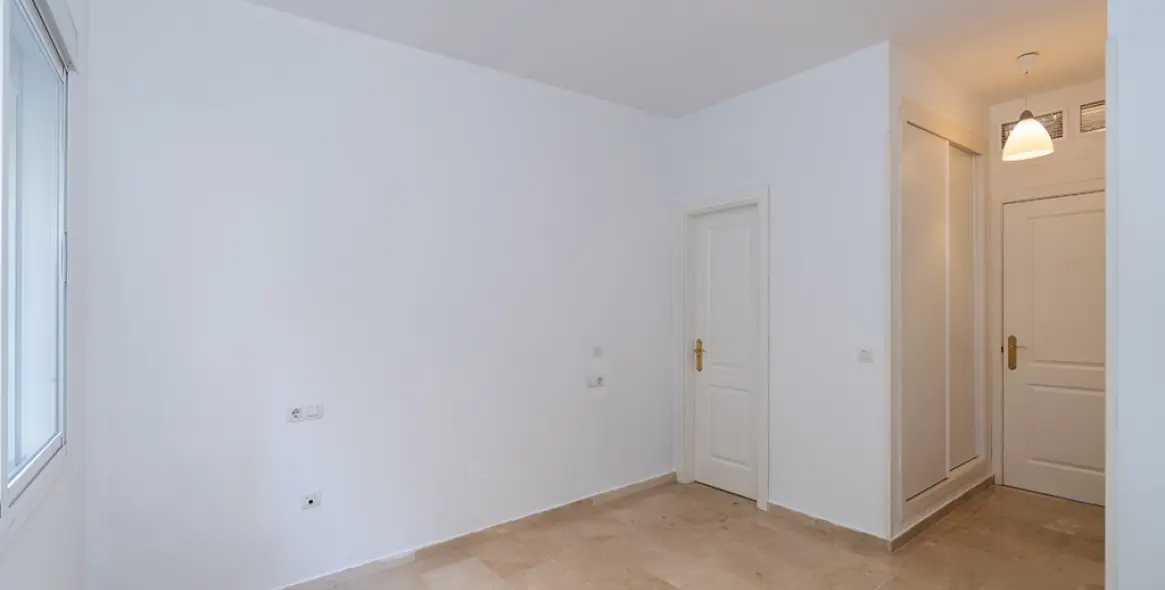 Sale of ground floor apartment in Elviria 14