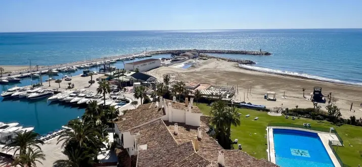 Sale of ground floor apartment in Puerto de Cabopino 0