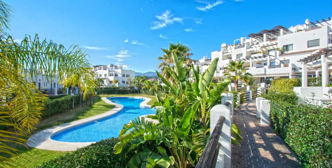 Sale of penthouse in Estepona 2