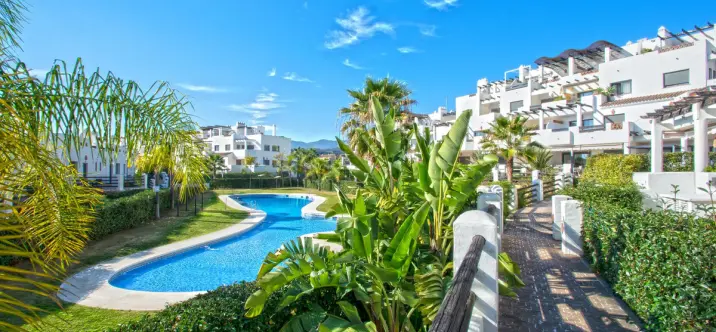 Sale of penthouse in Estepona 1