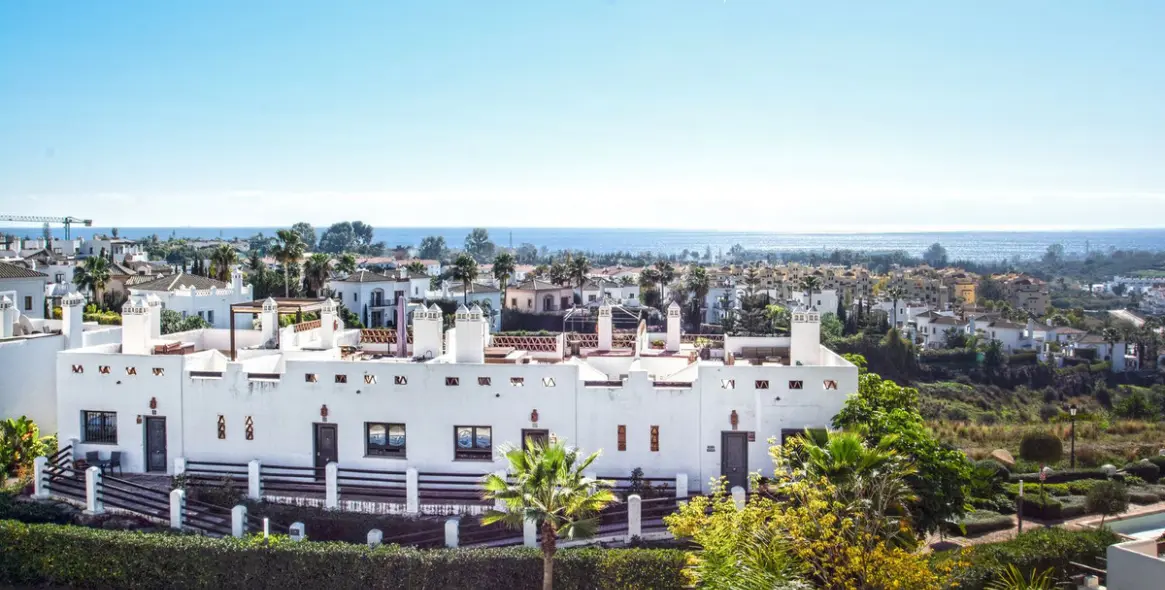Sale of penthouse in Estepona 3