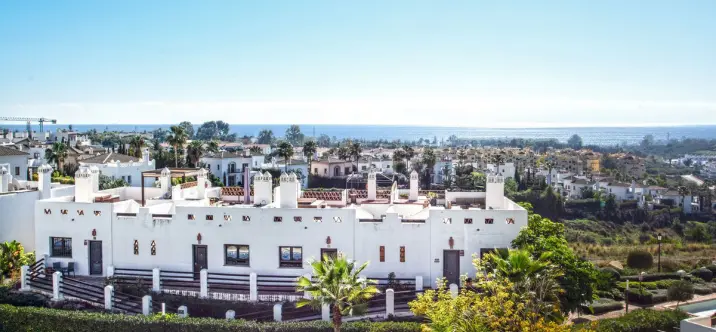 Sale of penthouse in Estepona 2