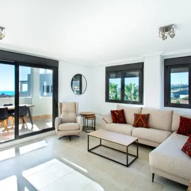 Sale of penthouse in Estepona