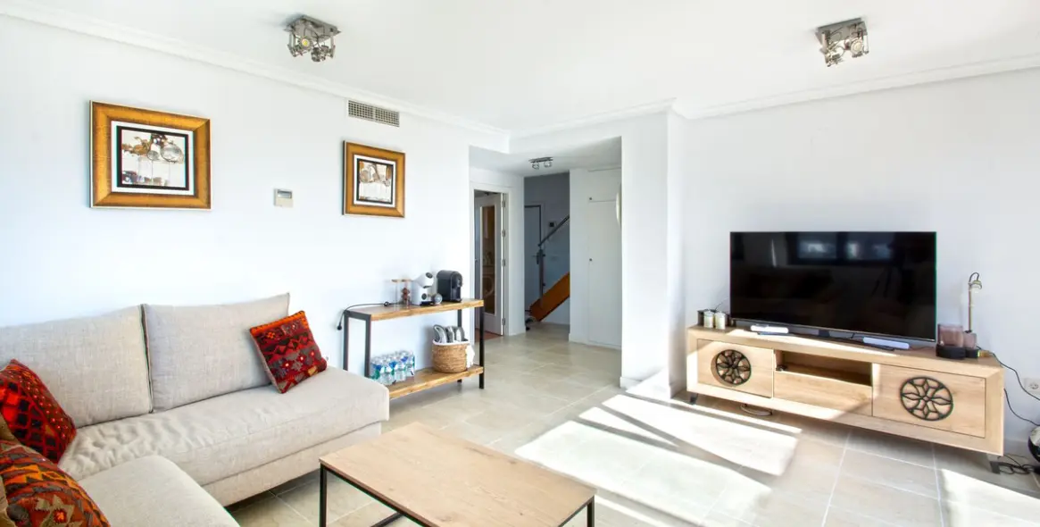 Sale of penthouse in Estepona 6