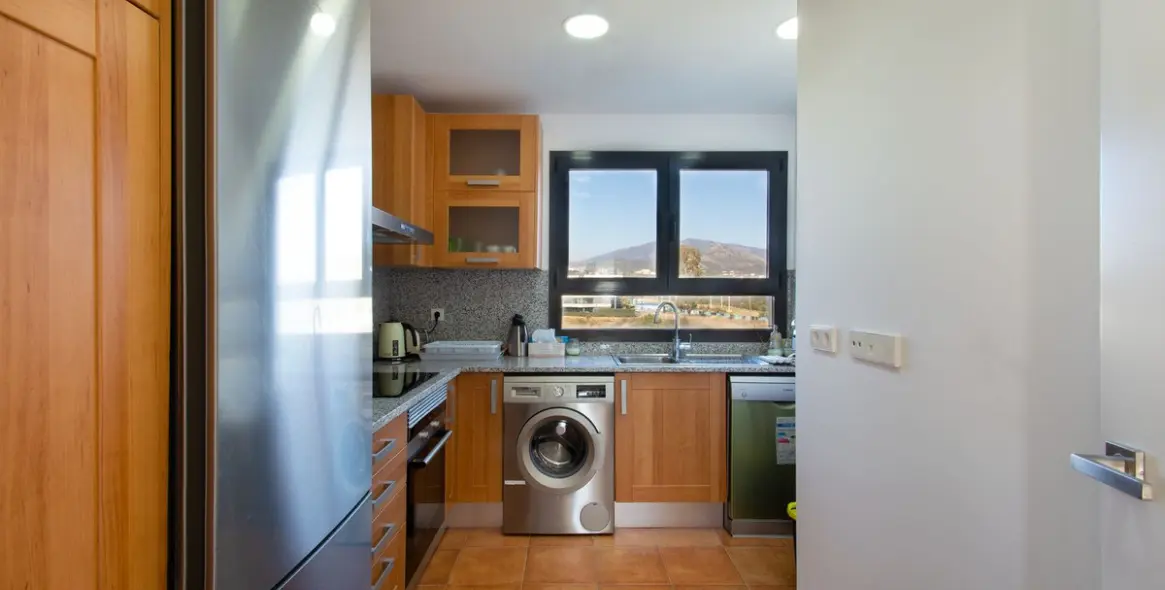 Sale of penthouse in Estepona 12