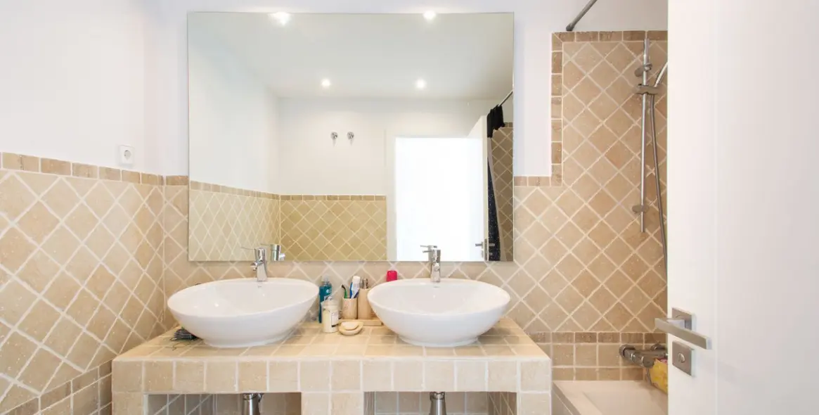 Sale of penthouse in Estepona 16