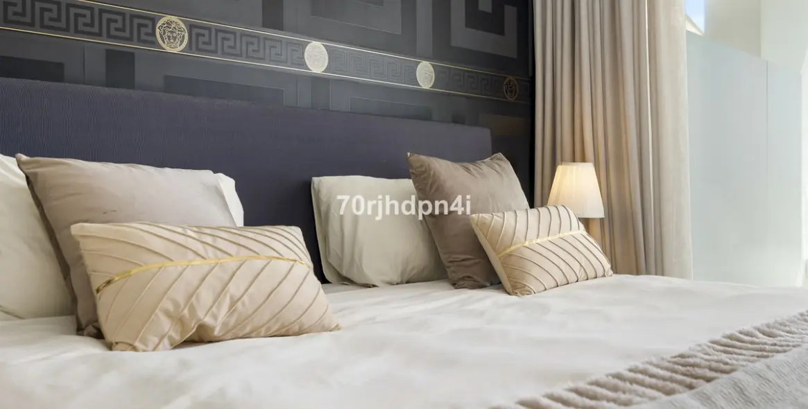 Venta de apartamento en planta media en Estepona 4