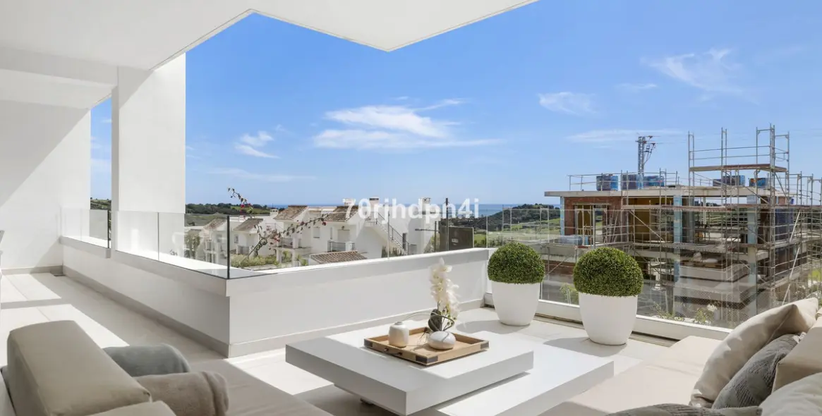 Venta de apartamento en planta media en Estepona 18