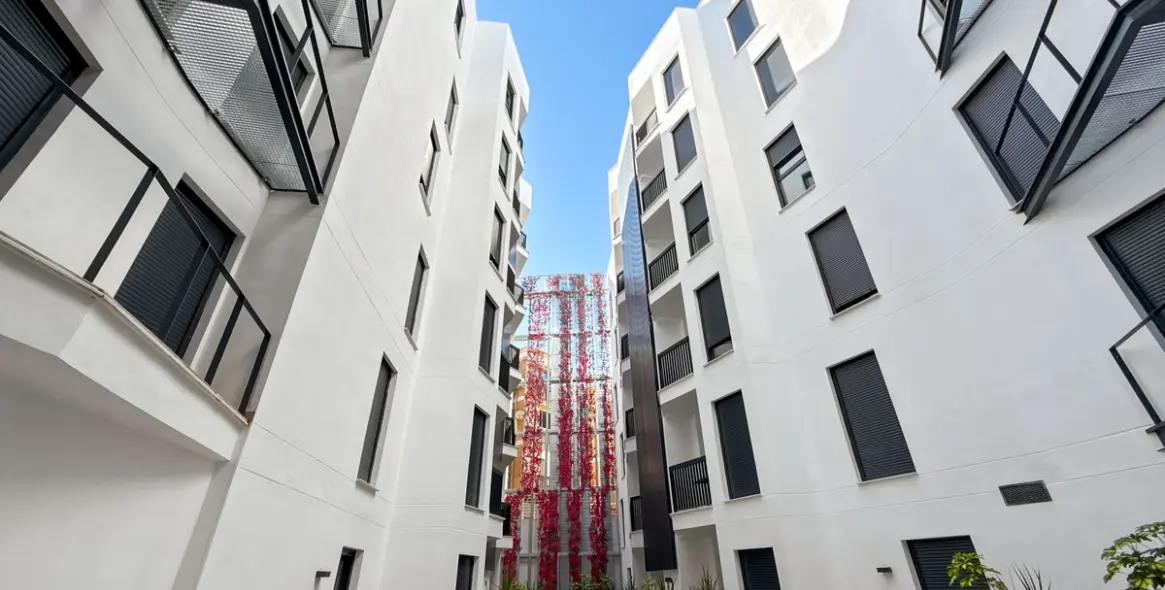 Sale of middle floor apartment in Perchel Norte 19