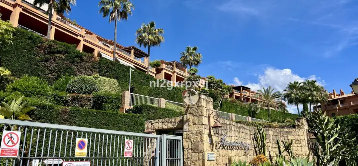 Sale of ground floor apartment in Benahavís 0