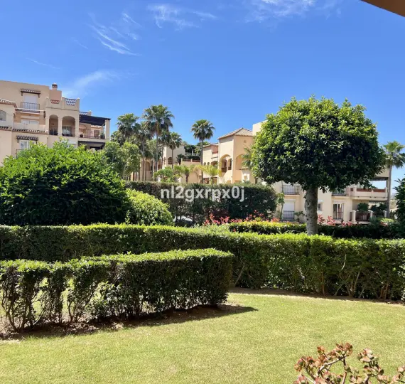Sale of ground floor apartment in Benahavís