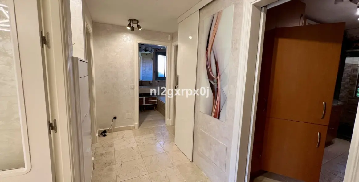 Sale of ground floor apartment in Benahavís 3