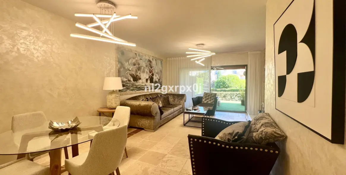 Sale of ground floor apartment in Benahavís 10