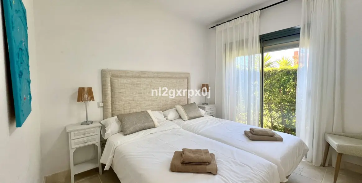 Sale of ground floor apartment in Benahavís 14