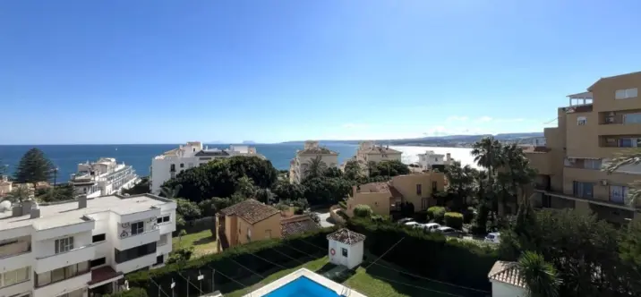 Middle floor apartment R5056708 1