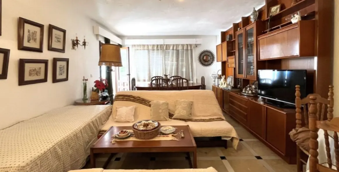 Продажа апартаментов на среднем этаже в Estepona (район Estepona) 3