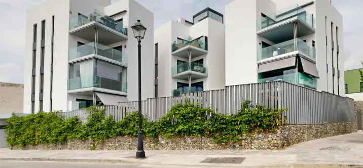 Venta de apartamento en planta baja en Los Pacos 0