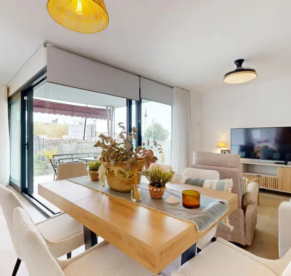 Venta de apartamento en planta baja en Los Pacos