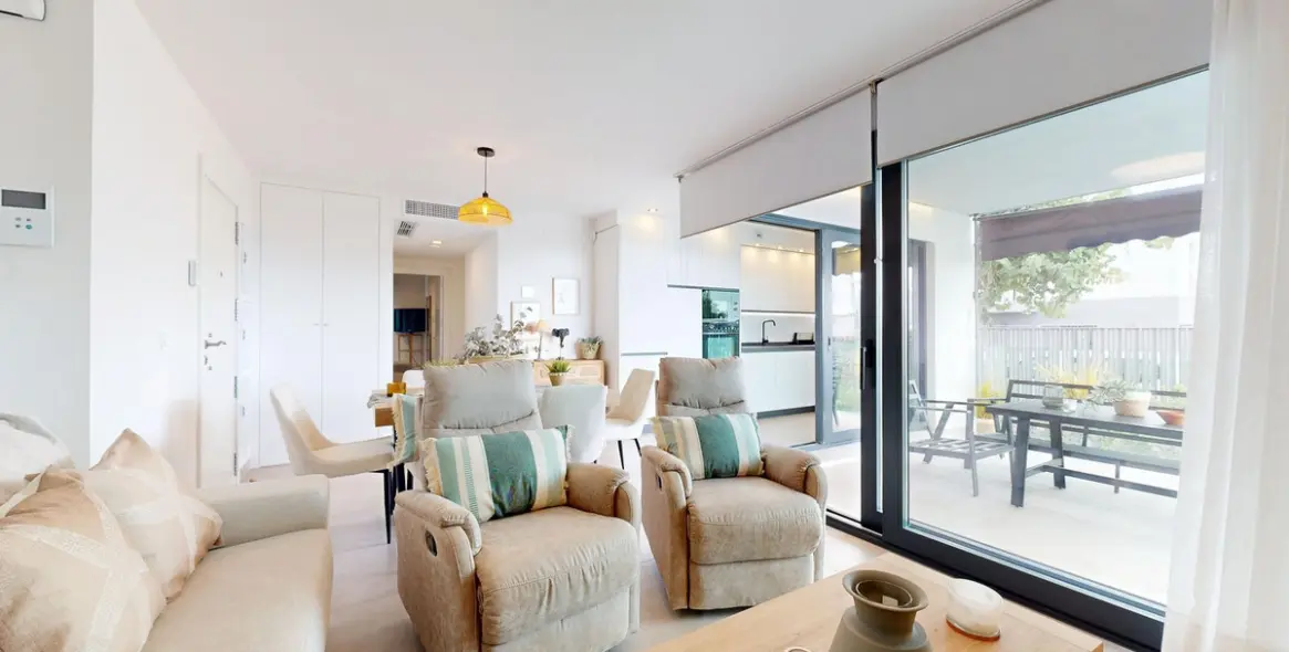 Venta de apartamento en planta baja en Los Pacos 3