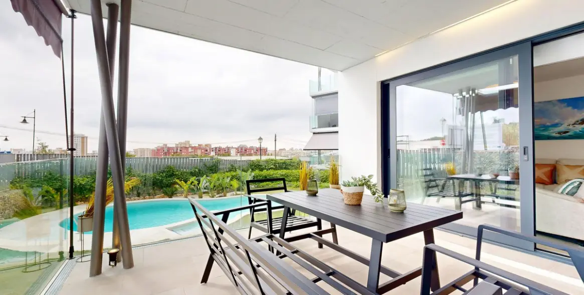 Venta de apartamento en planta baja en Los Pacos 6