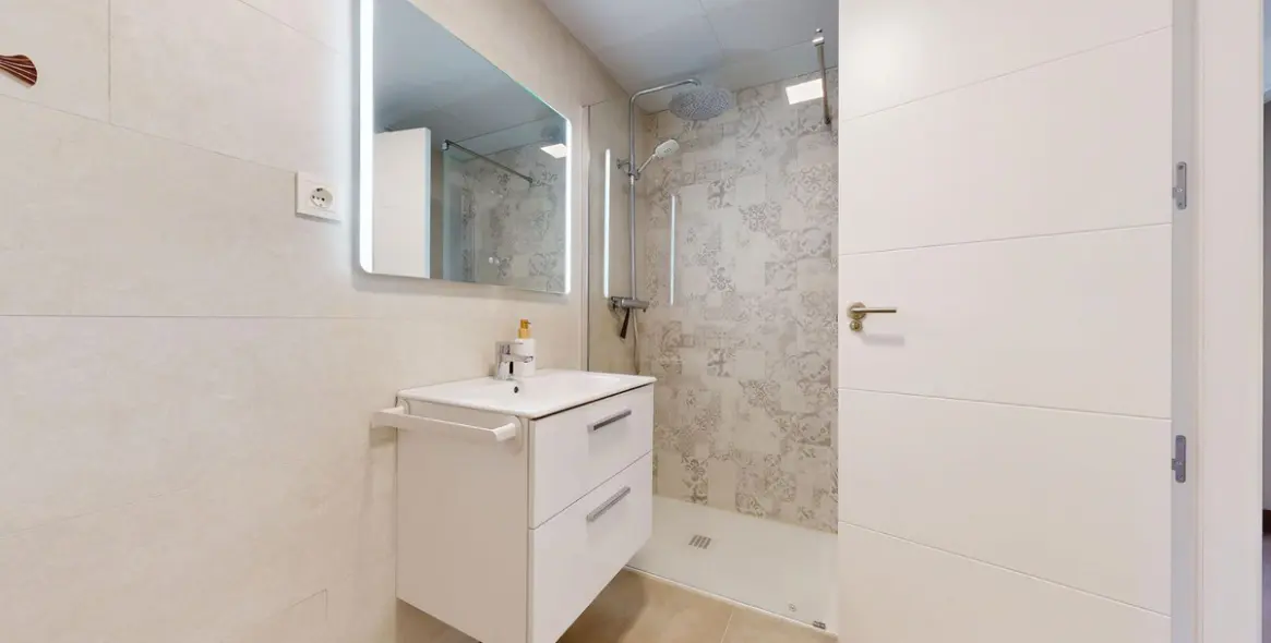 Venta de apartamento en planta baja en Los Pacos 12