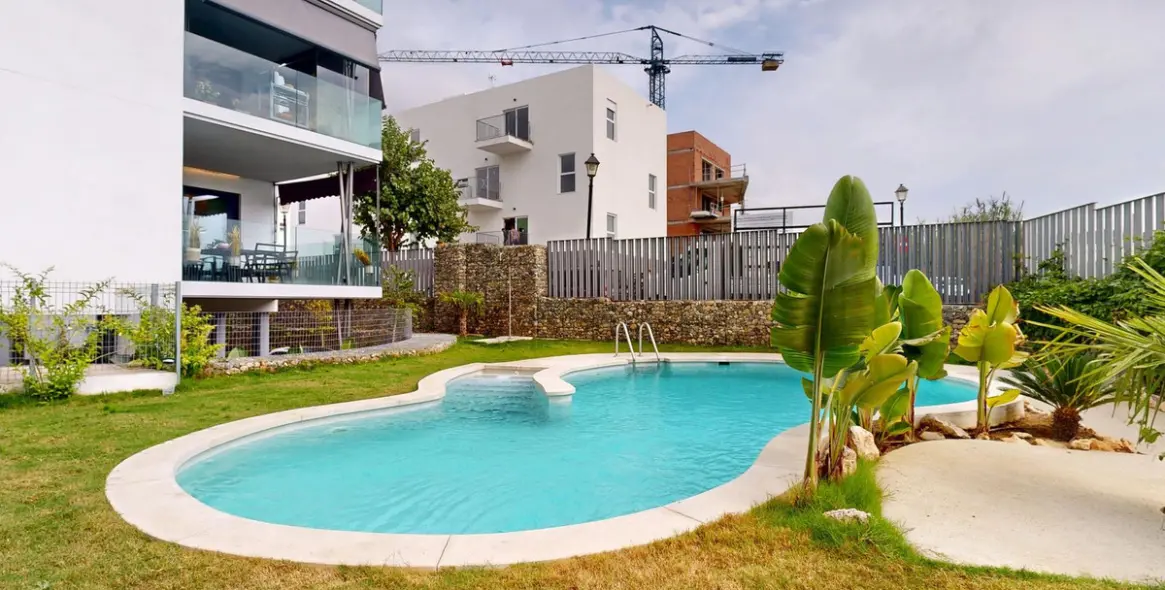 Venta de apartamento en planta baja en Los Pacos 17