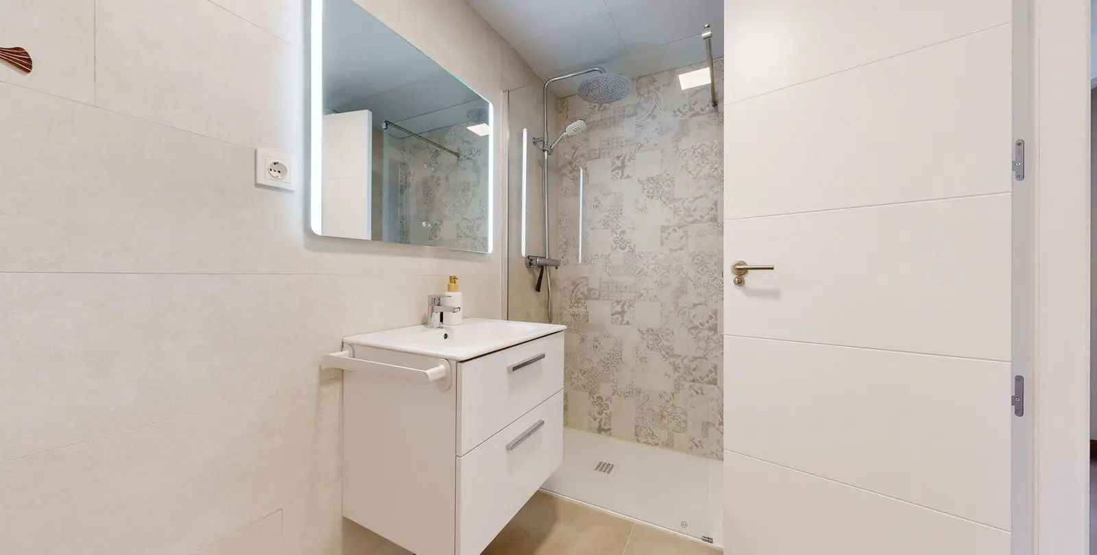 Sale of ground floor apartment in Los Pacos 12