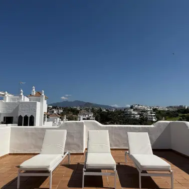 Venta de ático dúplex en Estepona