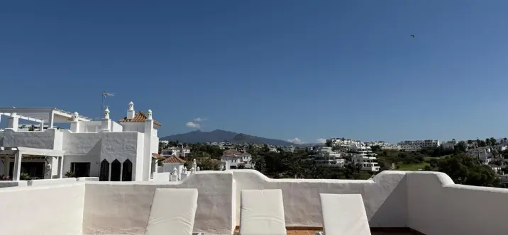 Venta de ático dúplex en Estepona 1