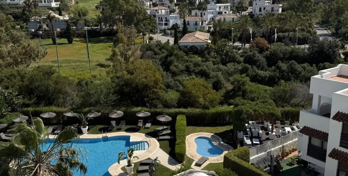 Sale of penthouse duplex in Estepona 22